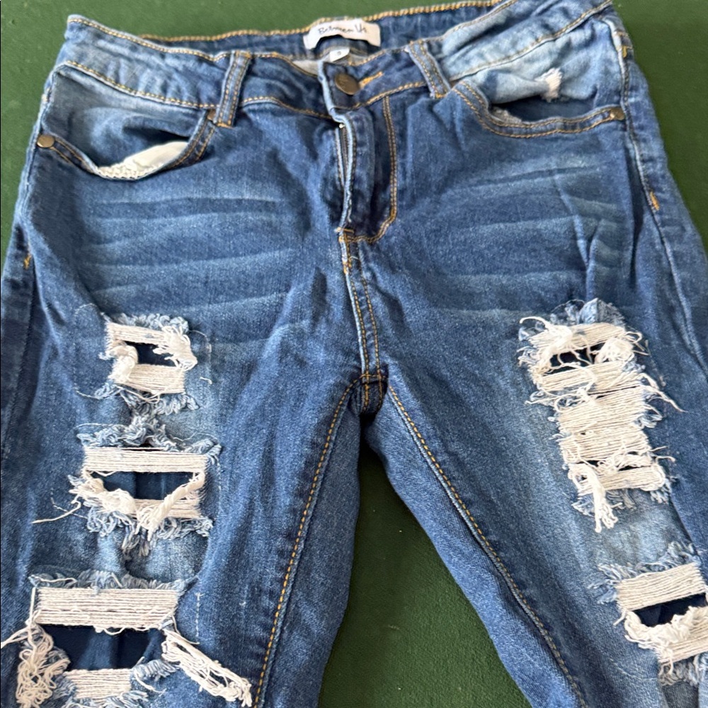 High Rise Distressed Blue Jeans. CAJA. #. 7 - Picture 4 of 8
